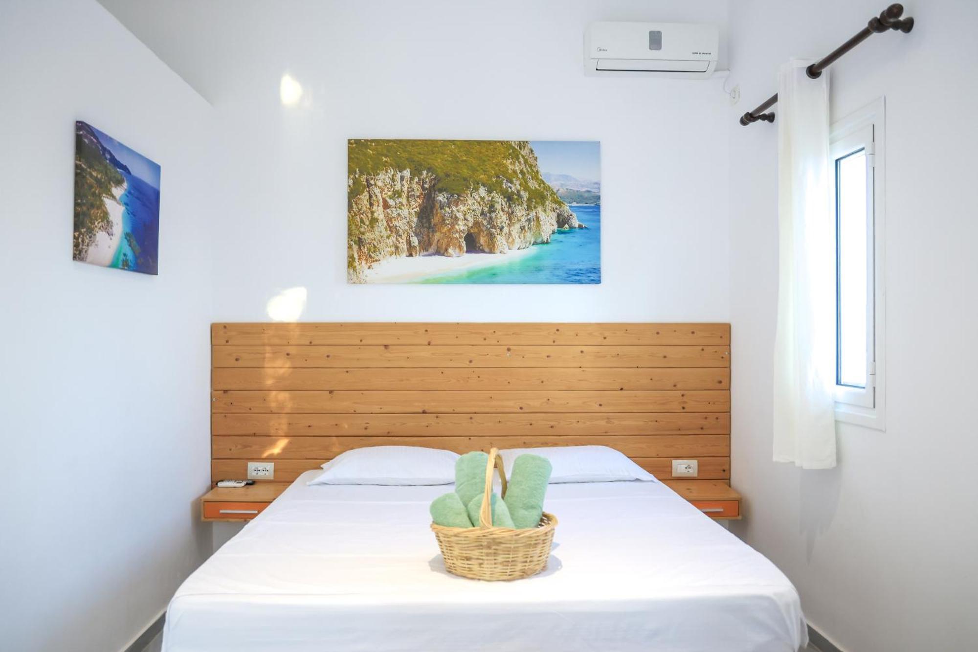 Casablanca Rooms Dhermi Ngoại thất bức ảnh